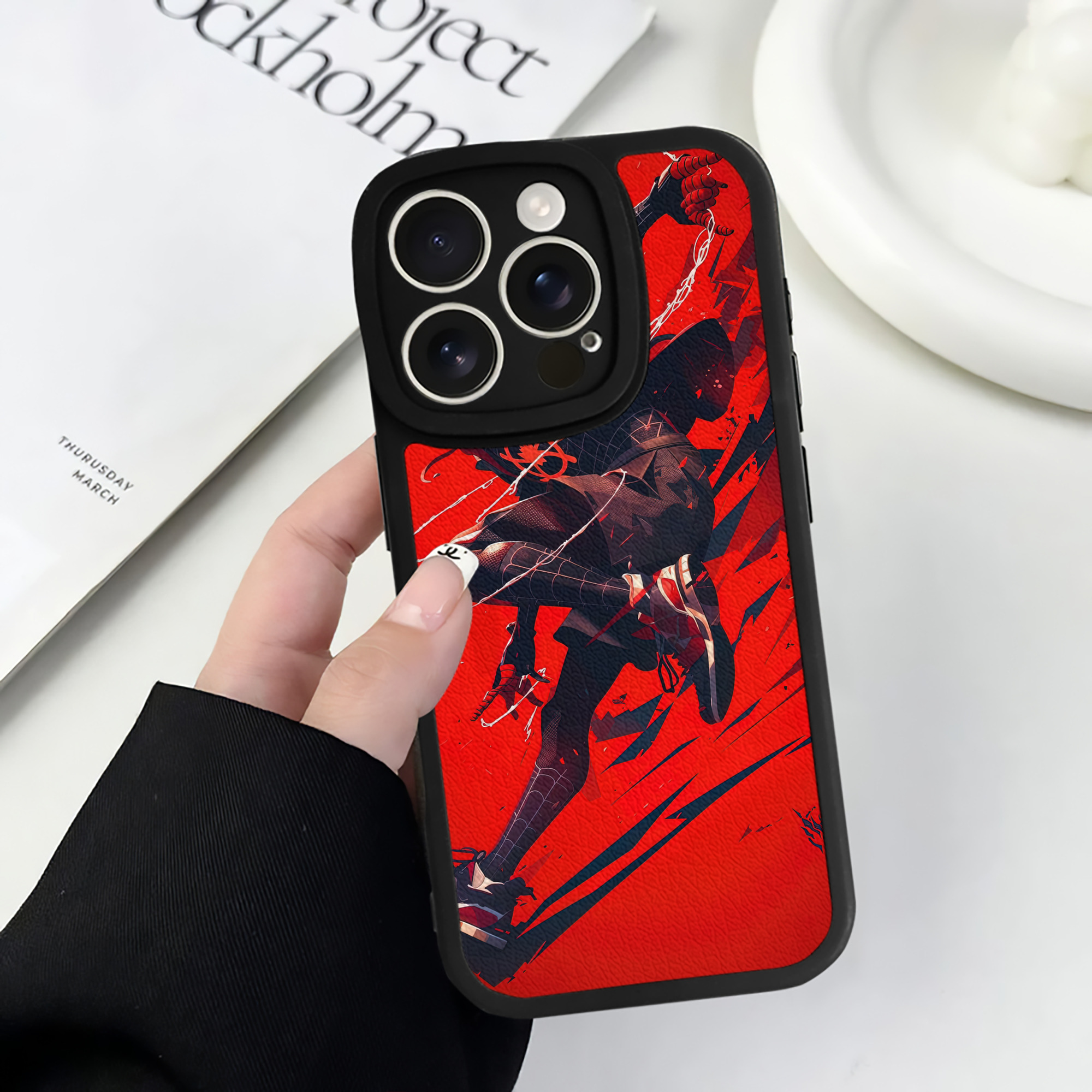 （画像用） Spider Man スパイダーマン 【iPhone 16シリーズ対応】シリコンスマホケース（レザー調） 材質：シリコン